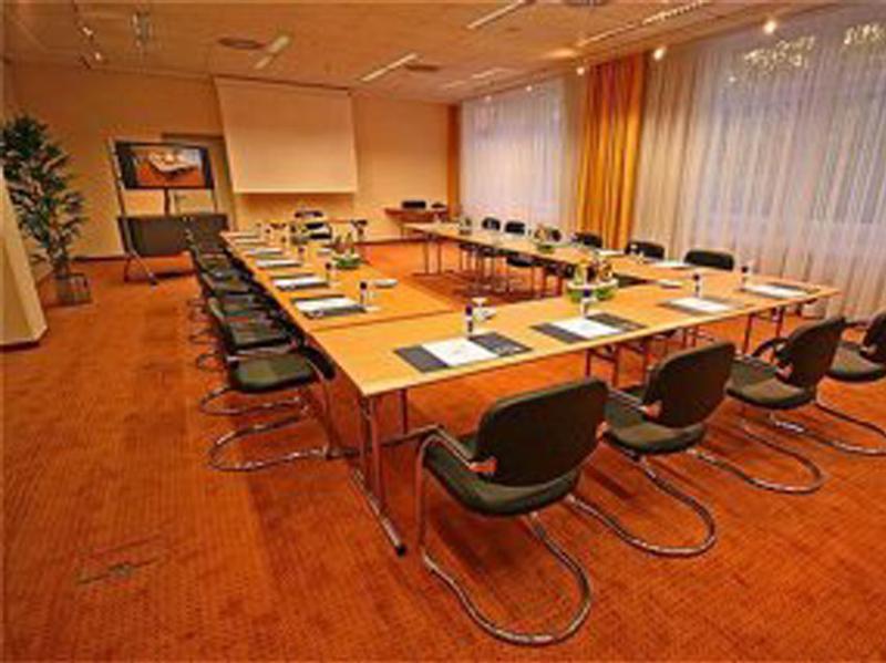 Courtyard By Marriott Dresden Hotel Exterior photo