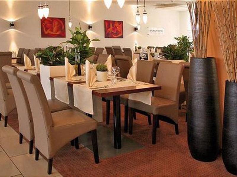 Courtyard By Marriott Dresden Hotel Restaurant photo