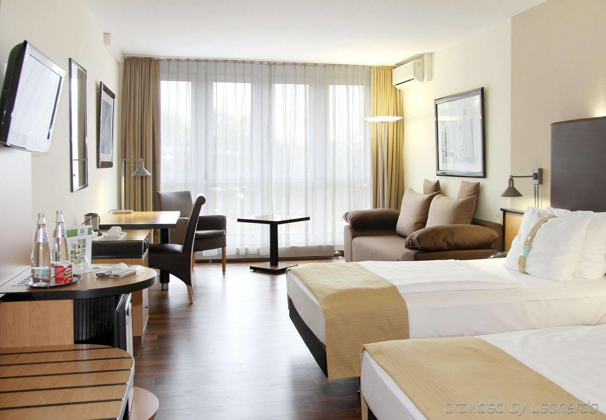 Courtyard By Marriott Dresden Hotel Exterior photo