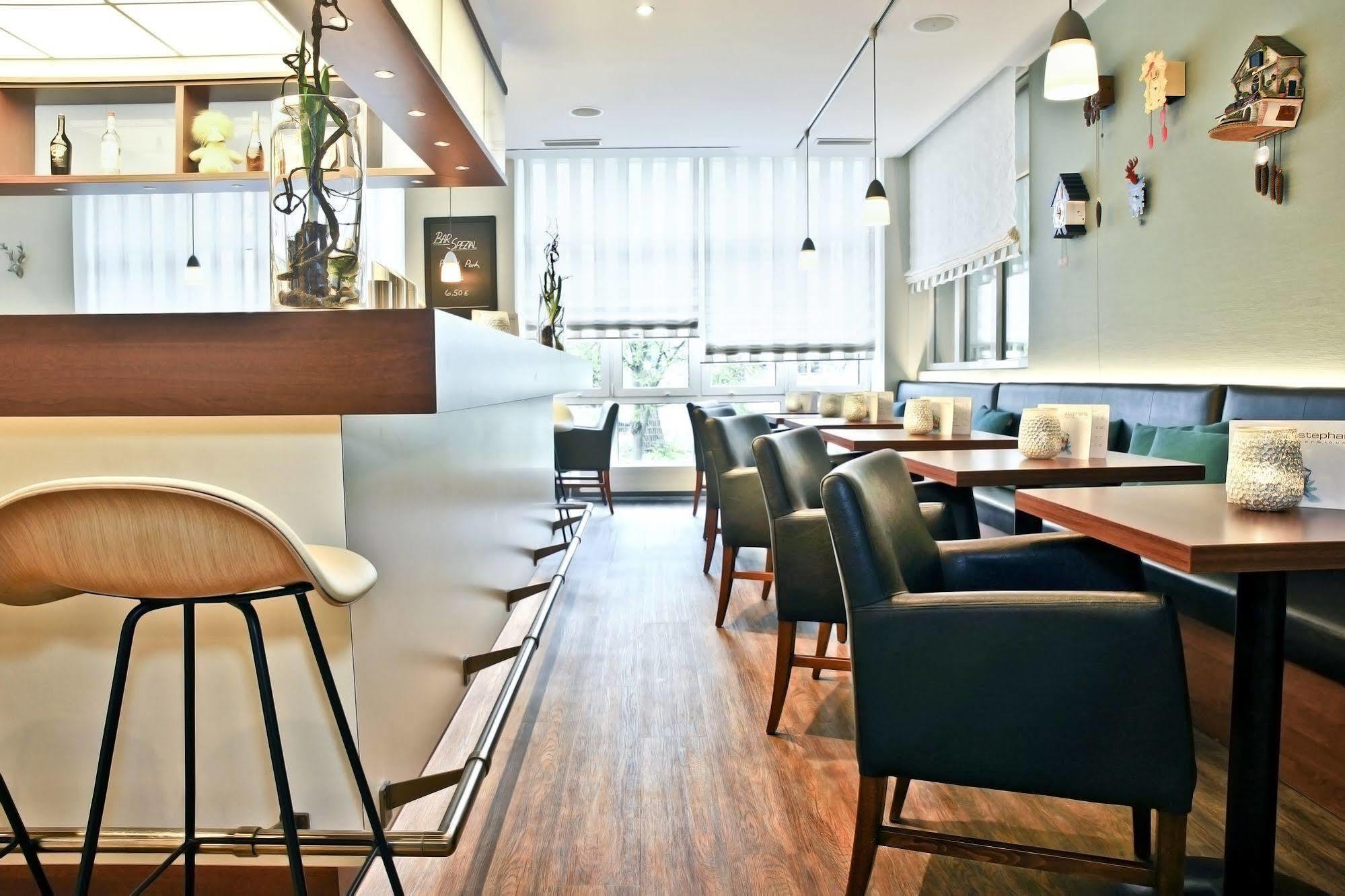 Courtyard By Marriott Dresden Hotel Exterior photo